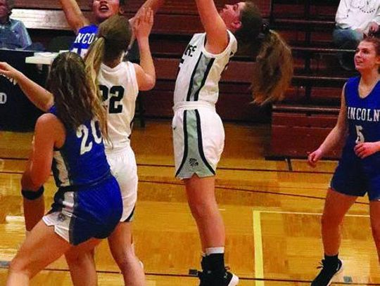 Lincoln girls shut out Southern Cloud