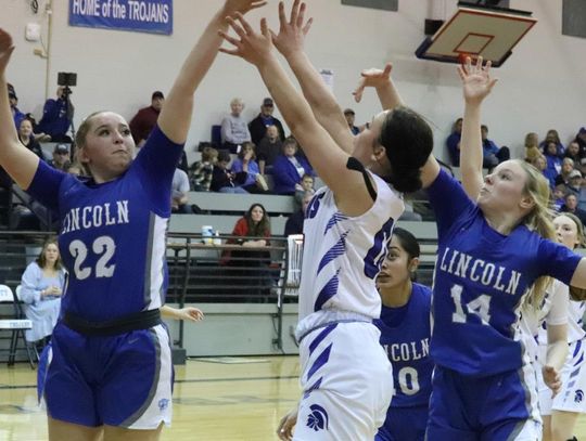 Lincoln Leopards dominate Tescott Tro