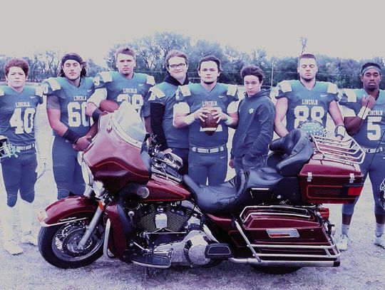 Lincoln shuts out Bennington Bulldogs on Senior Night