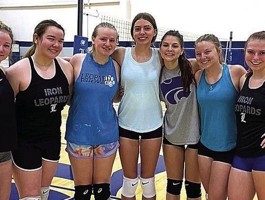 Lincoln volleyball players prepare for senior year