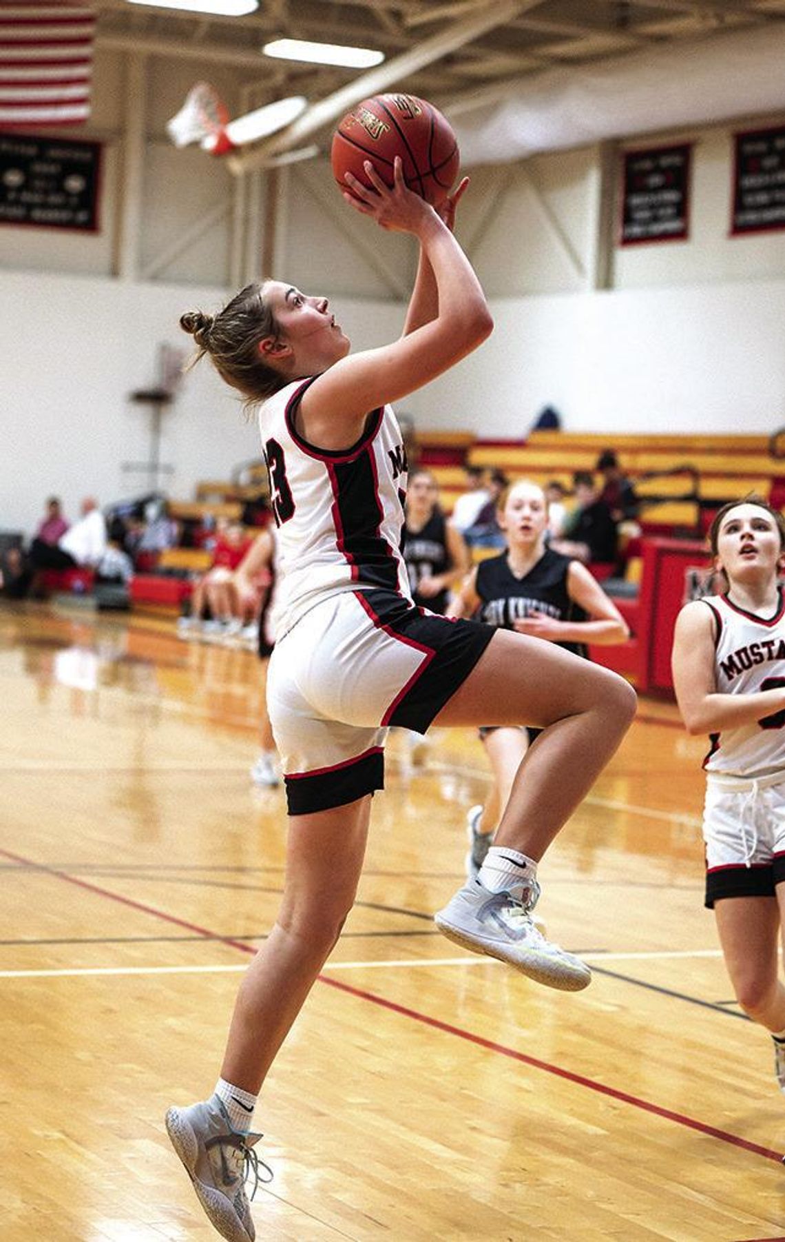 Sylvan-Lucas dominate Lakeside