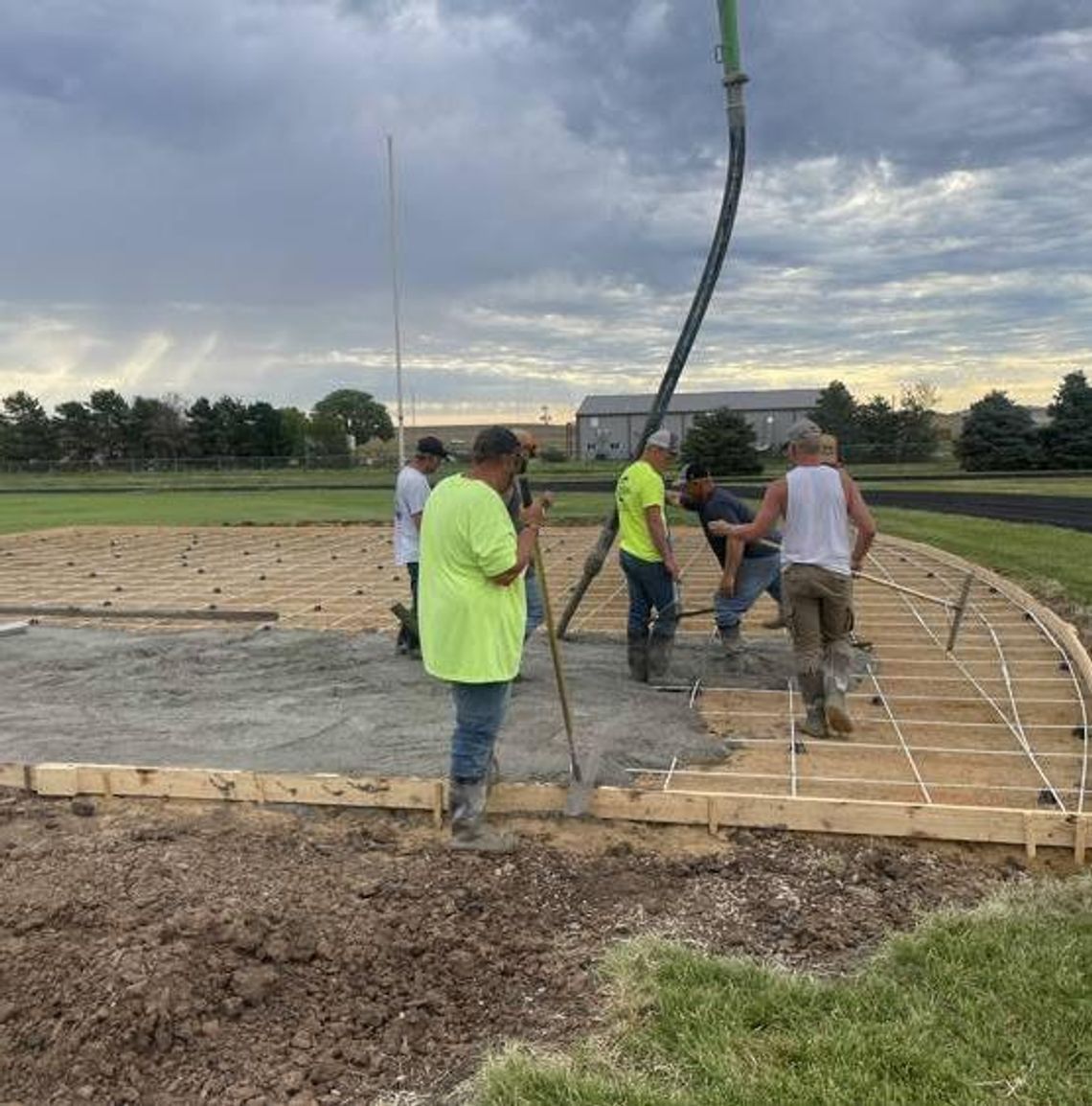 Track project on track Track project on track